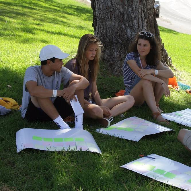 Students on the lawn - Pepperdine University
