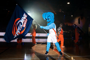 Willie the Wave - Pepperdine University