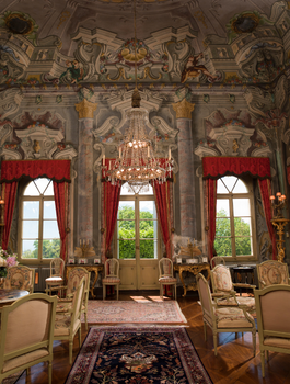 Chateau Grand Salon