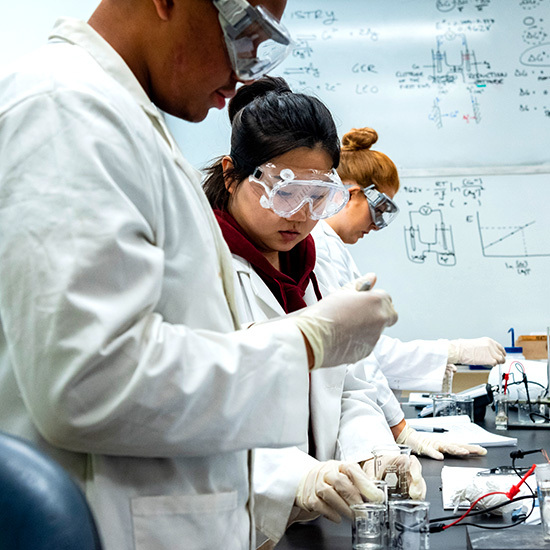 students in science lab class