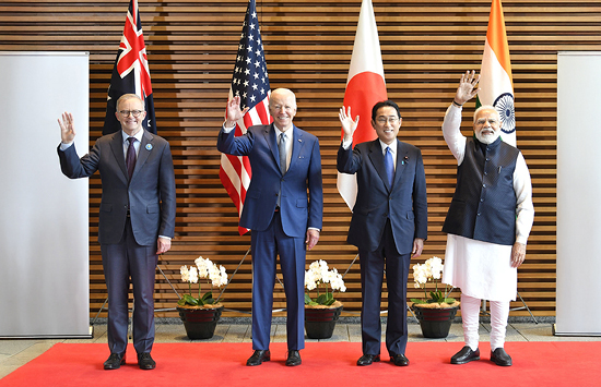 global leaders waving