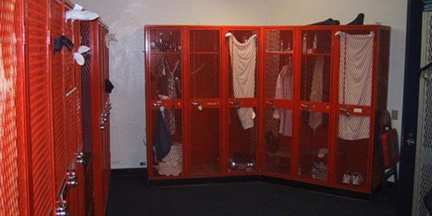 Staff/Official locker room (off Firestone Fieldhouse lobby) - Pepperdine University