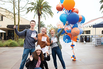 Students celebrate their contributions to Pepperdine Fund’s Give2Pepp event - Pepperdine University