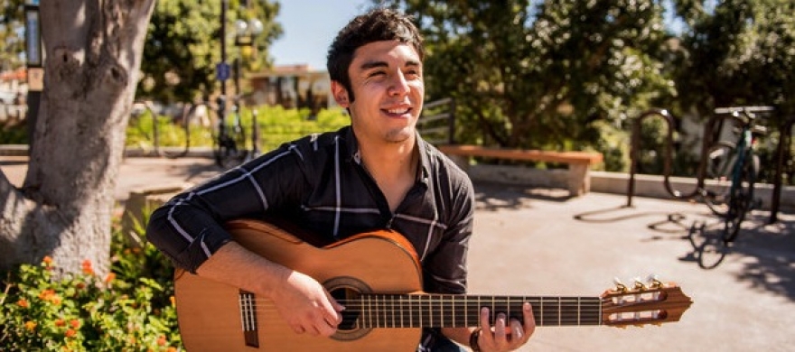 Seaver College student plays guitar - Pepperdine Magazine
