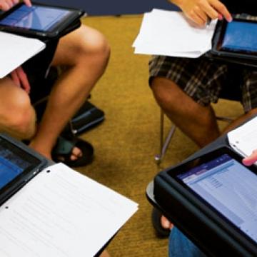 Students with iPads - Pepperdine Magazine