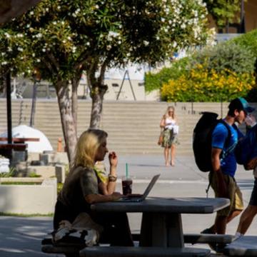 Seaver College students - Pepperdine Magazine