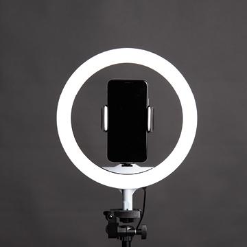 A smartphone and ring light