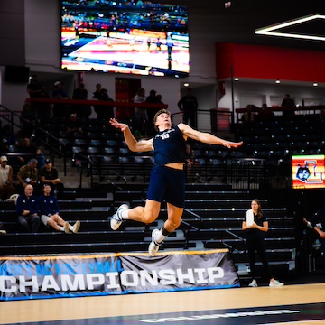 Hartke serving
