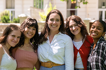 Heather Pardee (middle) with students