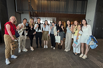 Alumni touring Hong Kong