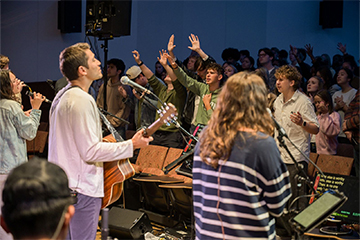 WAVES WORSHIP leading in praise