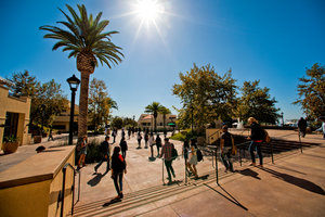 Students walking - Pepperdine University